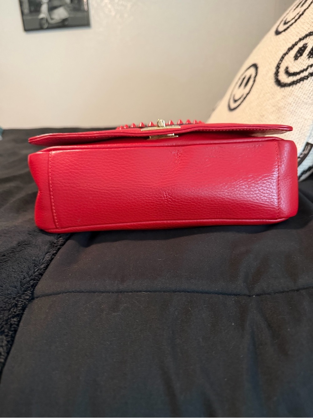 Valentino Red Pebbled Leather Shoulder Bag with Stud Logo - Picture 2 of 4